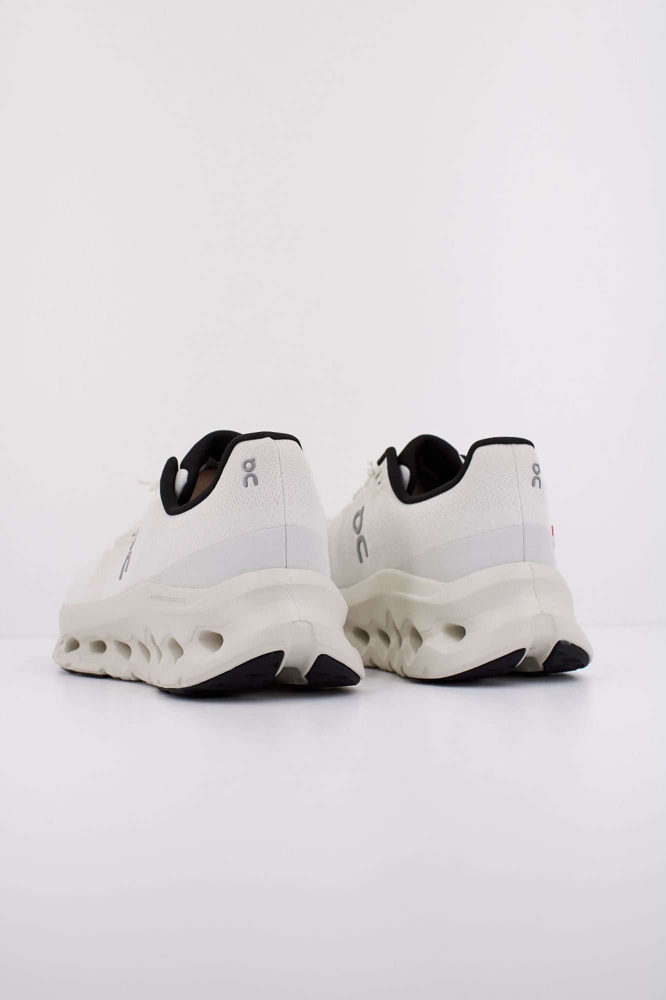 On Running Cloudtilt Women's Sneakers - White