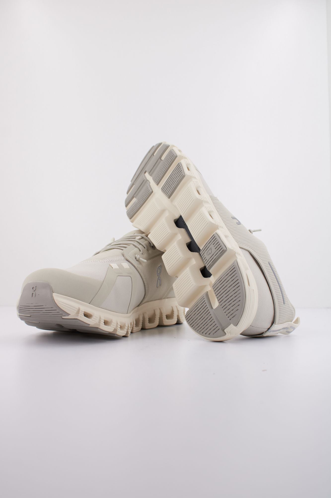 On Running Cloud 6 WP Men's Sneakers - Beige