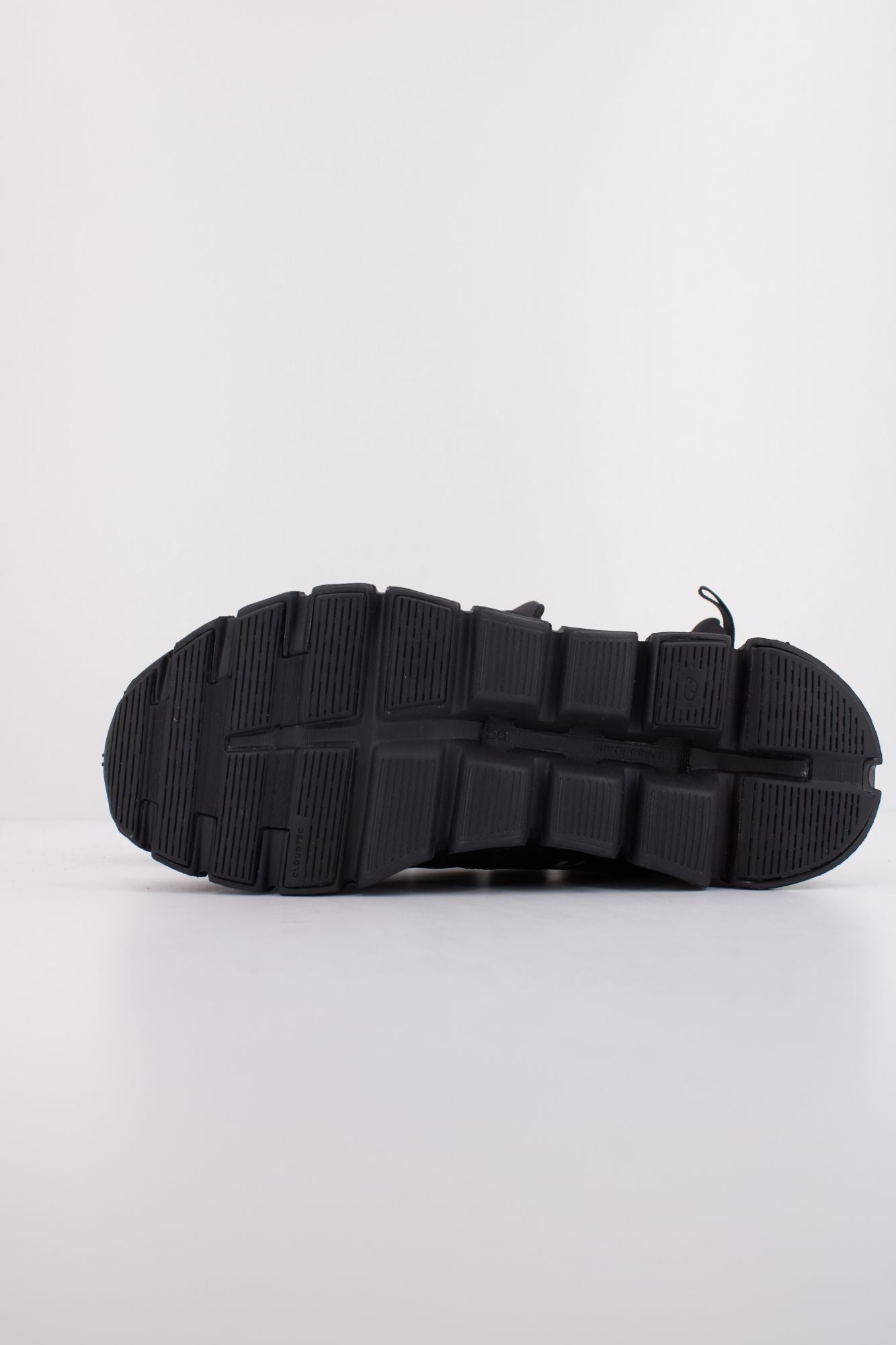 On Running Cloud 6 WP Women's Sneakers - Black
