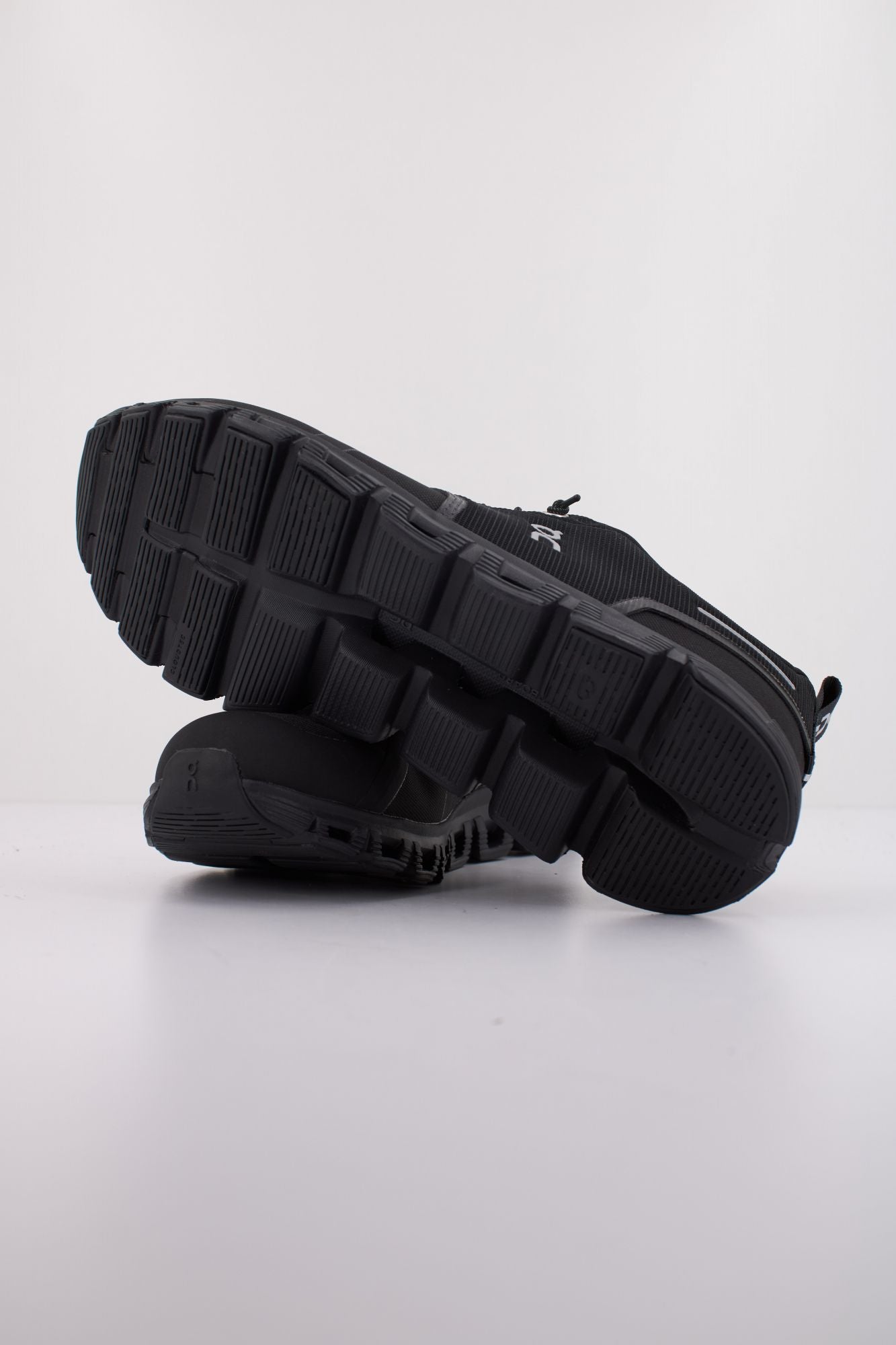 On Running Cloud 6 WP Men's Sneakers - Black