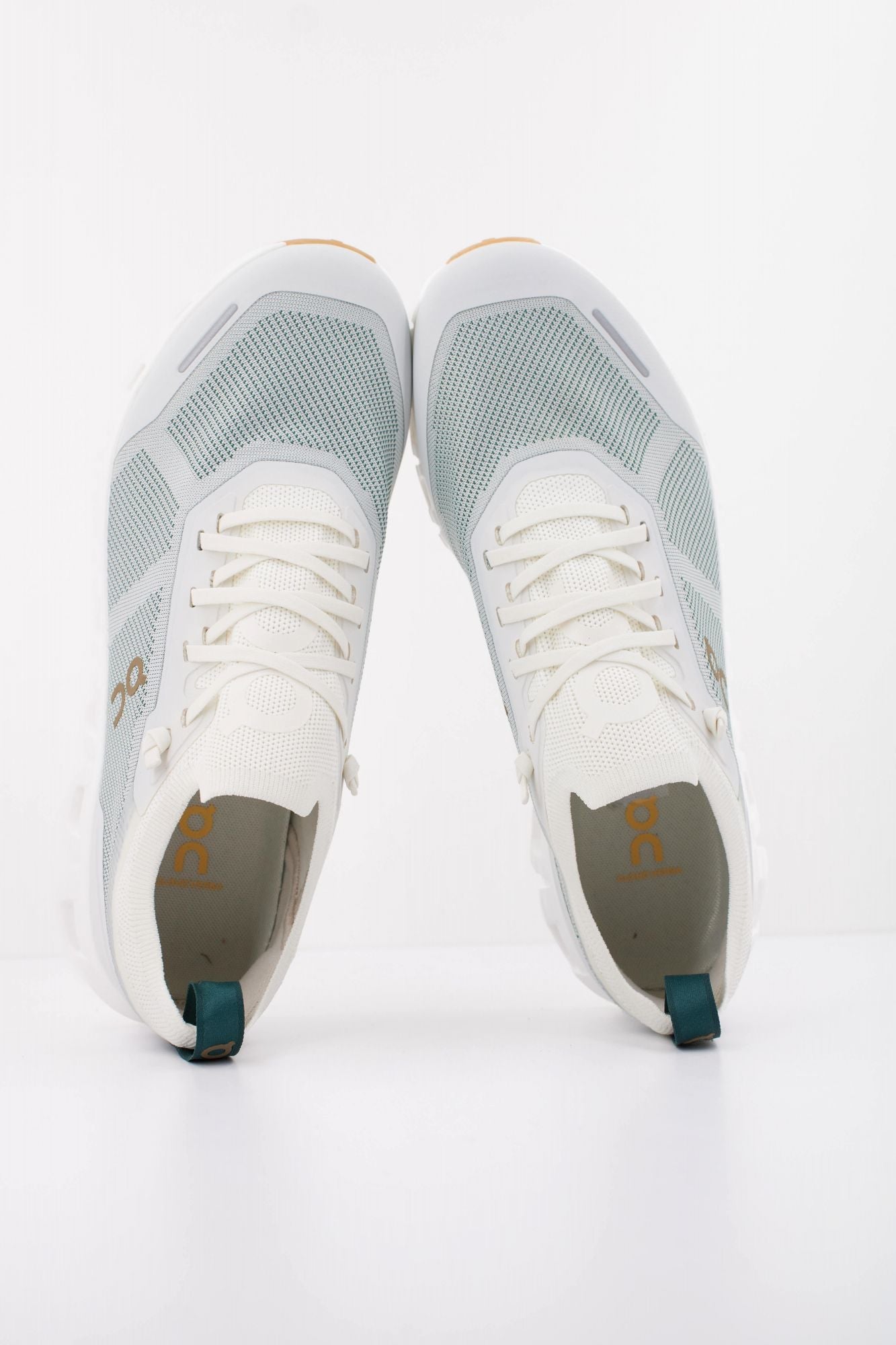 On Running Cloud 6 Versa Men's Sneakers - Green