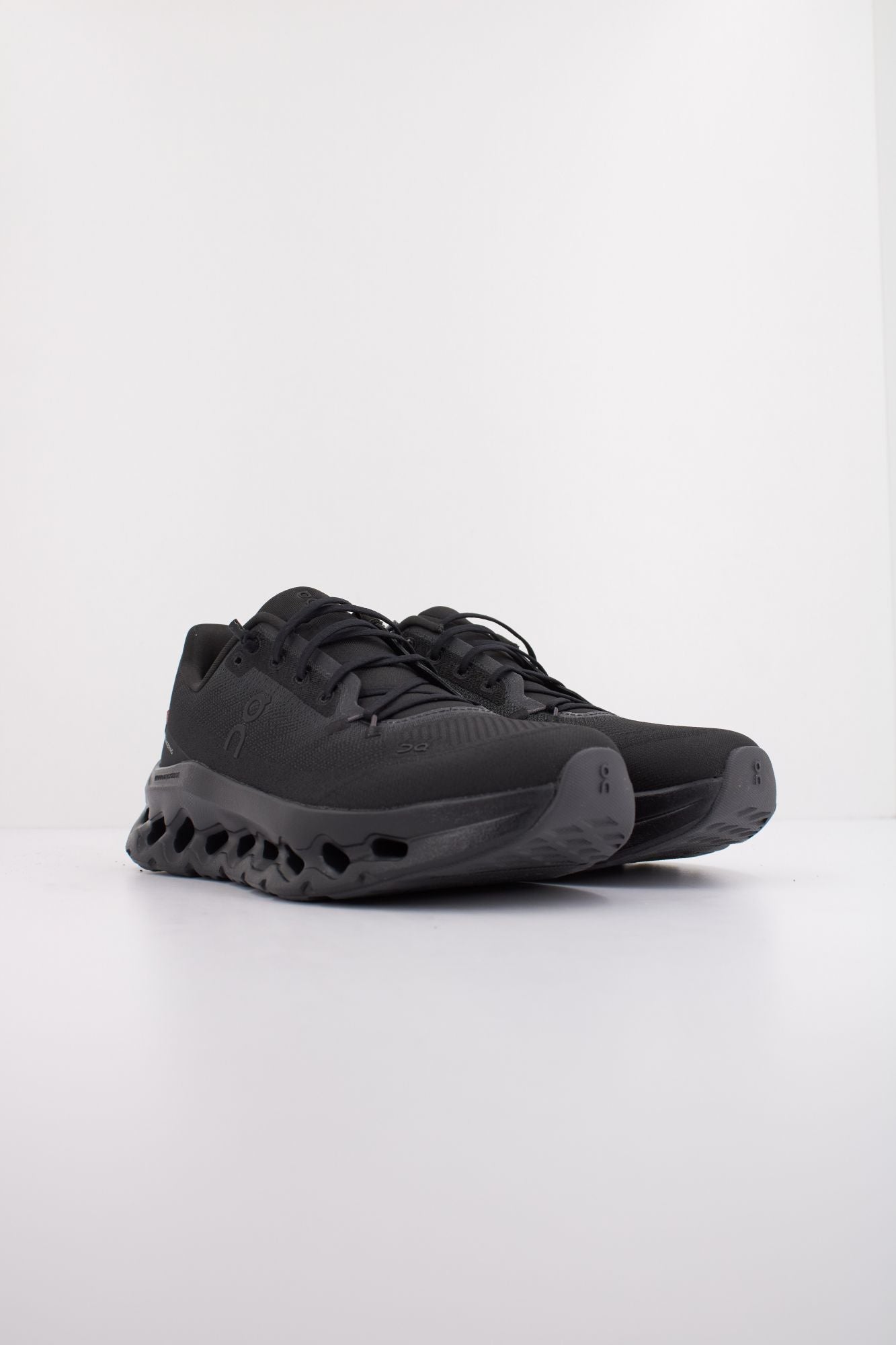 On Running Cloudtilt Women's Sneakers - Black