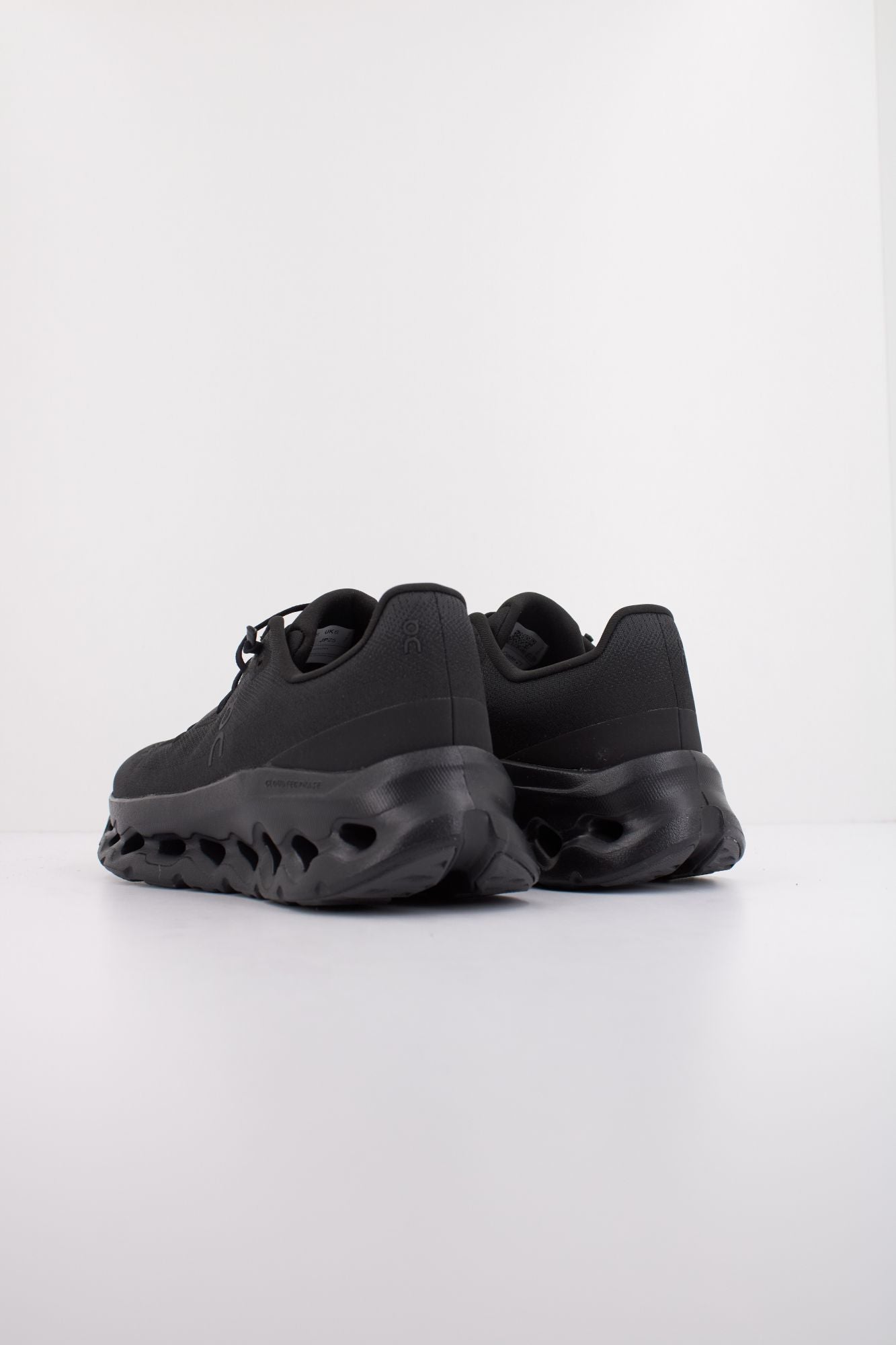 On Running Cloudtilt Women's Sneakers - Black