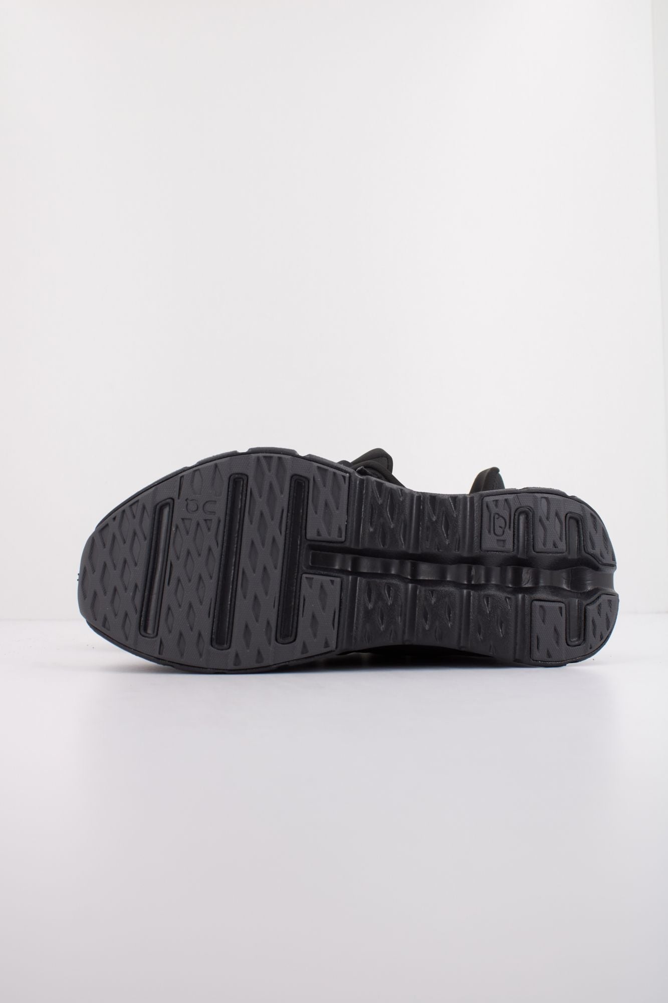 On Running Cloudtilt Women's Sneakers - Black